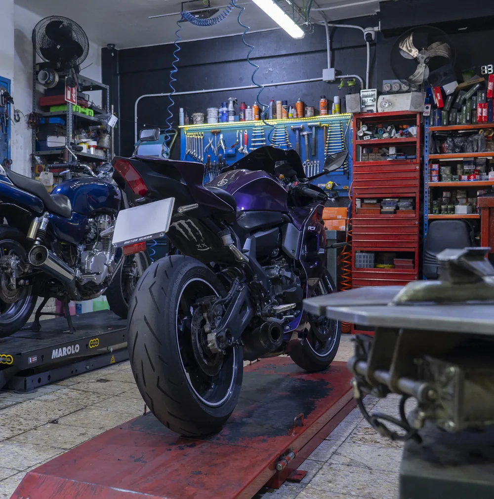 Motos